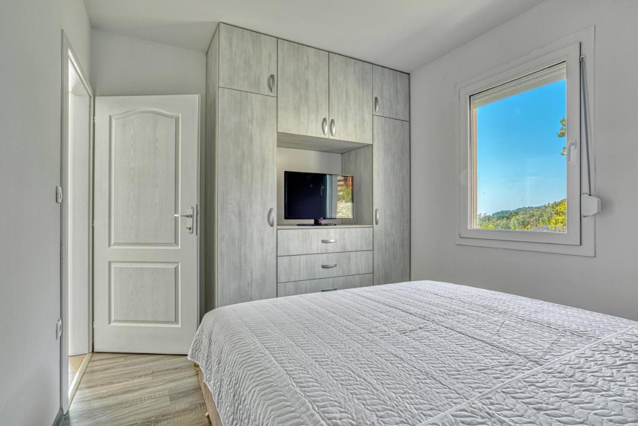 Two Bedroom House With Sea View Maj Buljarica Eksteriør billede