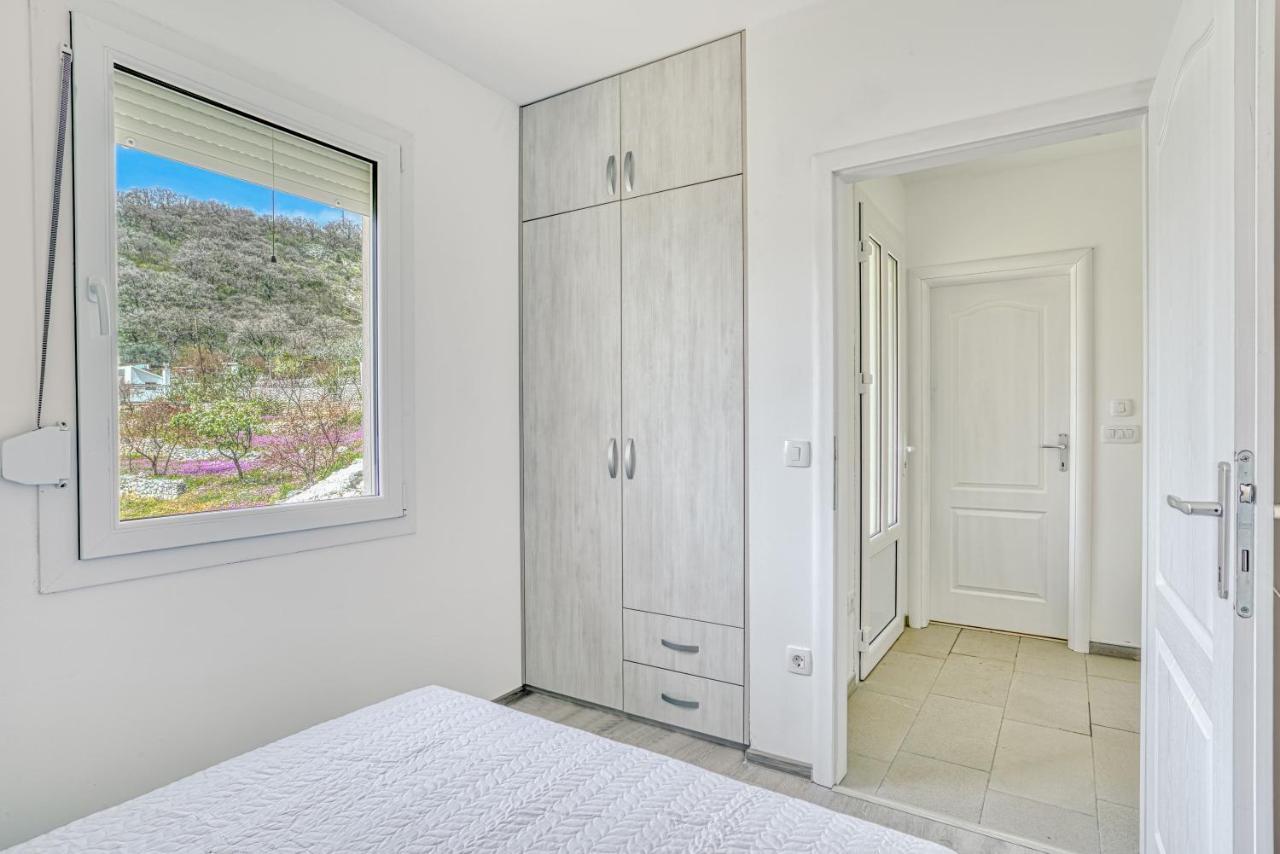 Two Bedroom House With Sea View Maj Buljarica Eksteriør billede